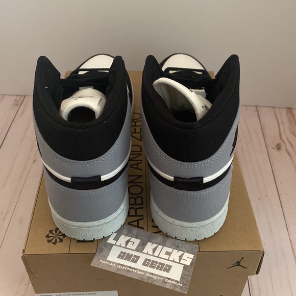 AIR JORDAN 1 MID SE WMNS LIGHT STEEL GREY - Picture 3 of 7